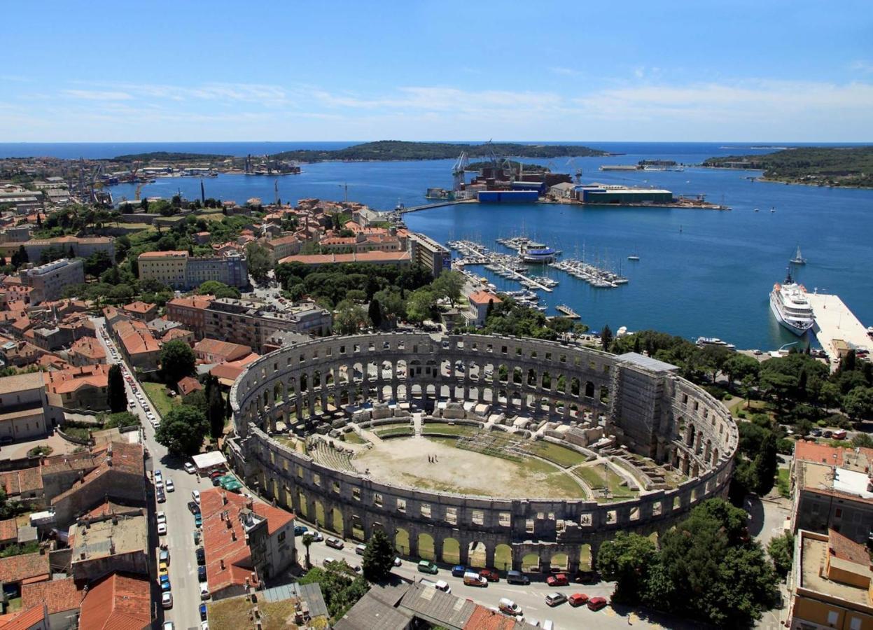 Apartments With A Parking Space Pula - 6985 Esterno foto