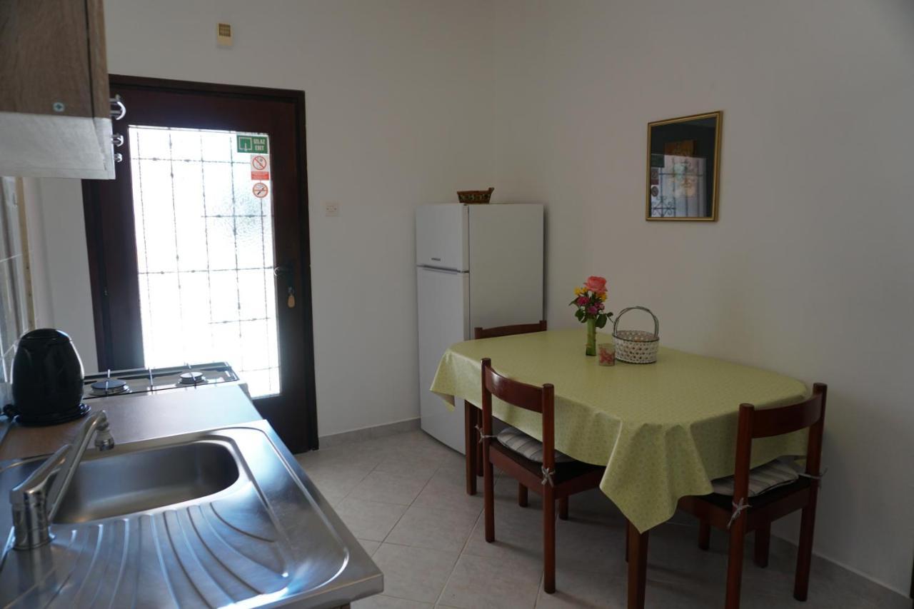 Apartments With A Parking Space Pula - 6985 Esterno foto
